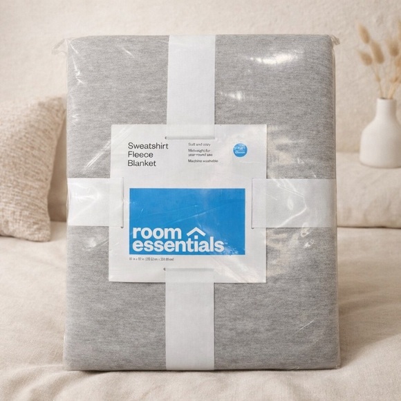 Room Essentials Other - Room Essentials Light Gray Sweatshirt Fleece Blanket